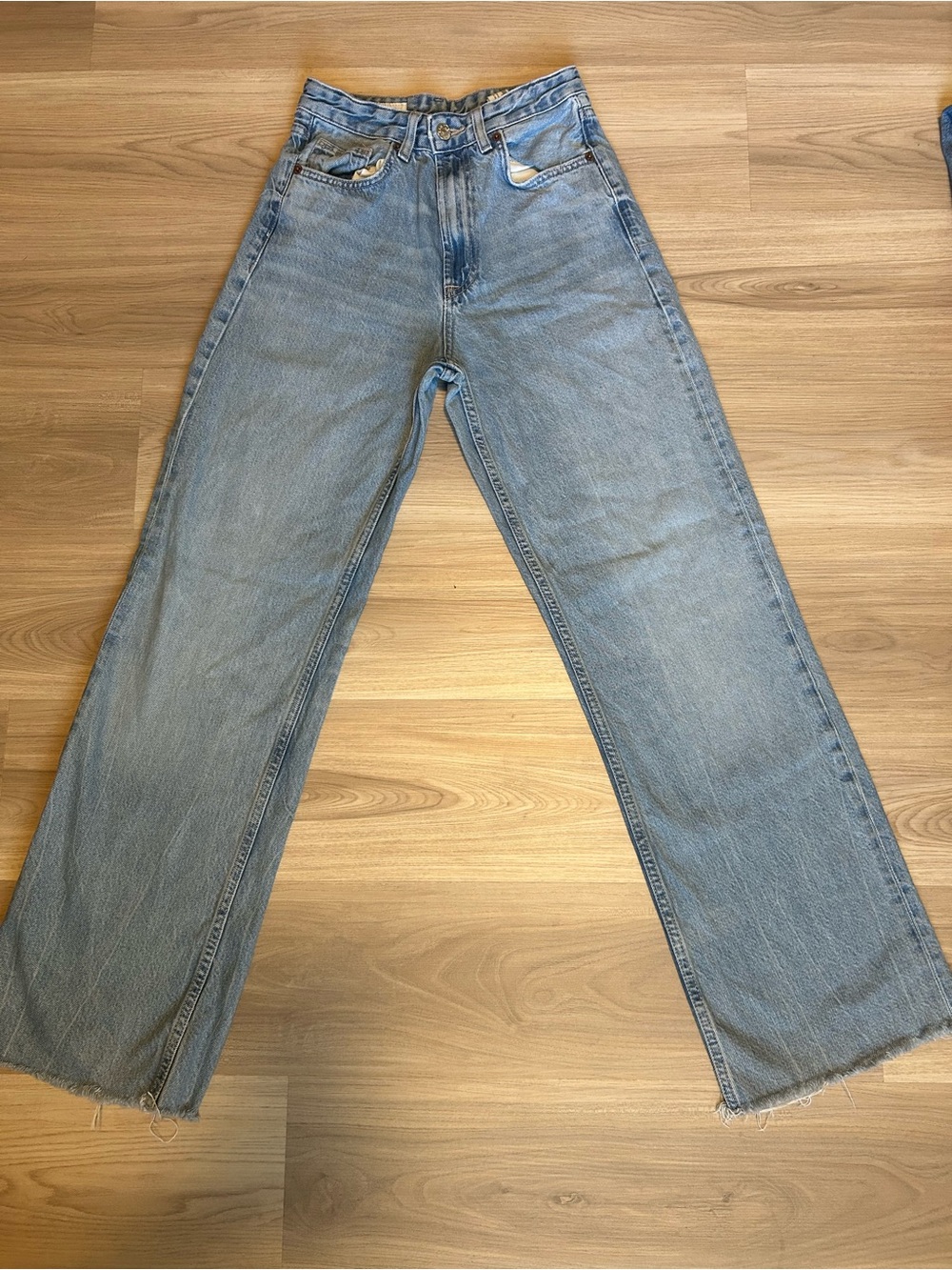 Zara Light Blue High-Rise Wide-Leg Jeans size 4